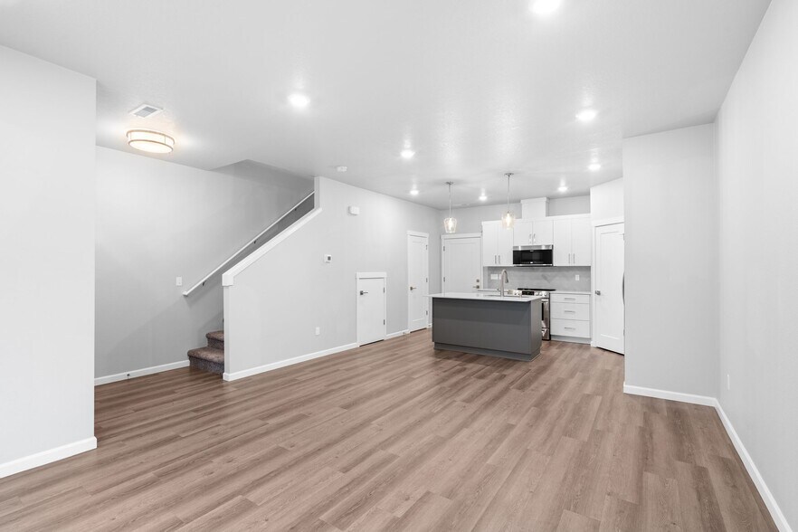 More Photos Of 16306 NE 20th St, Vancouver Multifamily For Sale