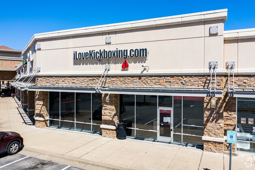 More Photos Of 2051 Gattis School Rd, Round Rock Unknown For Lease