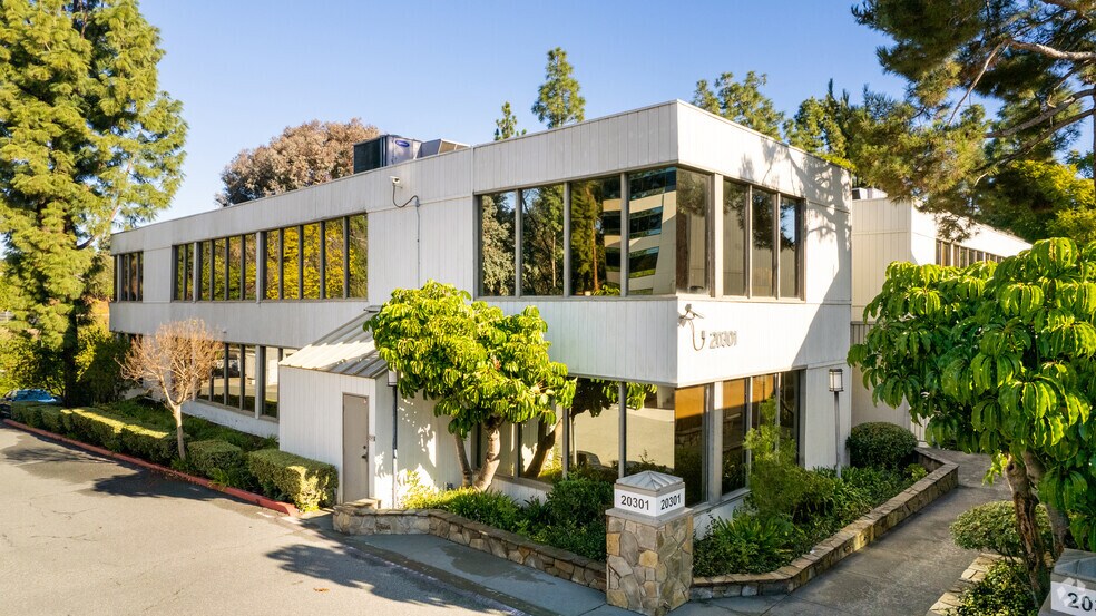 More Photos Of 20301 Ventura Blvd, Woodland Hills Medical For Lease