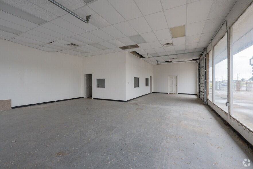 More Photos Of 8101-8155 Camp Bowie West Blvd, Fort Worth General Retail For Lease