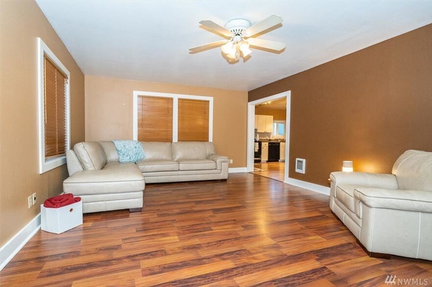 More Photos Of 2175 Jackson Hwy, Chehalis General Retail For Sale