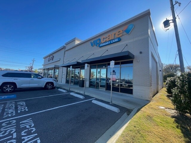 More Photos Of 2847 Poplar Ave, Memphis Storefront Retail Office For Lease