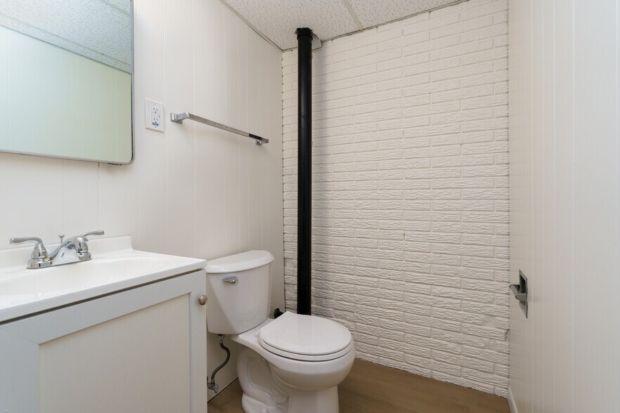 More Photos Of 210 Anderson Ln, Belleville Multifamily For Sale