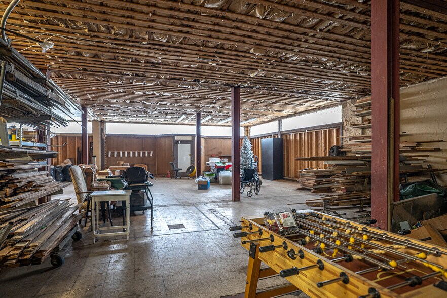 More Photos Of 1611 Washington St, Alexandria Showroom For Sale