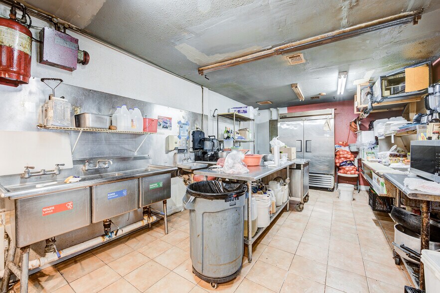 More Photos Of 412 S 8th St, South Houston Flex For Sale