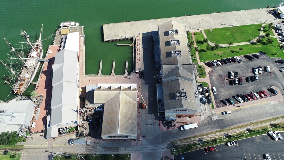 Primary Photo Of 2100 Harborside Dr, Galveston Hotel For Lease