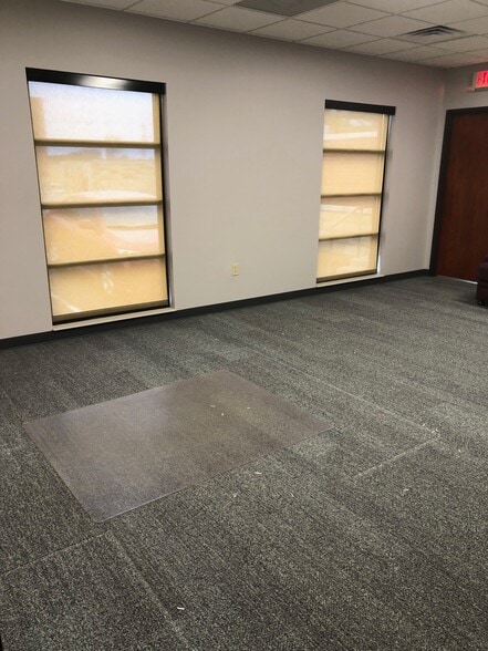 More Photos Of 702 Trafalgar Pointe Pl, Trafalgar Office For Lease