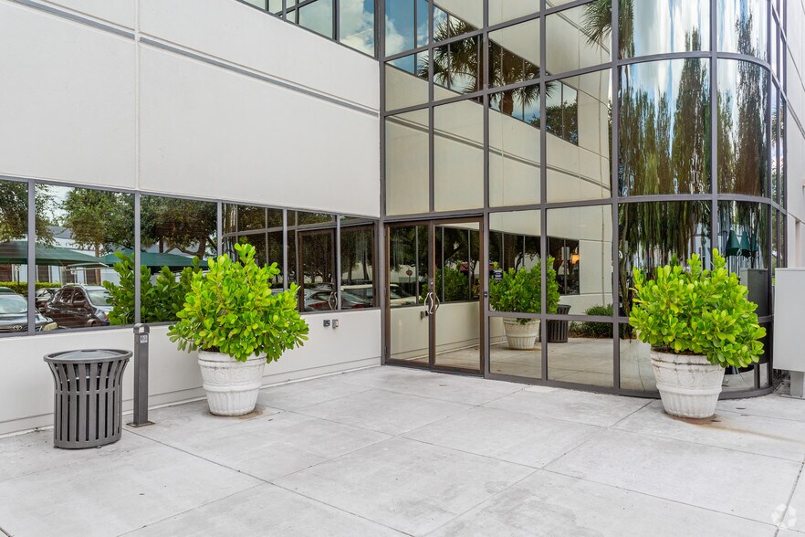 More Photos Of 14361 Commerce Way, Miami Lakes Office For Lease