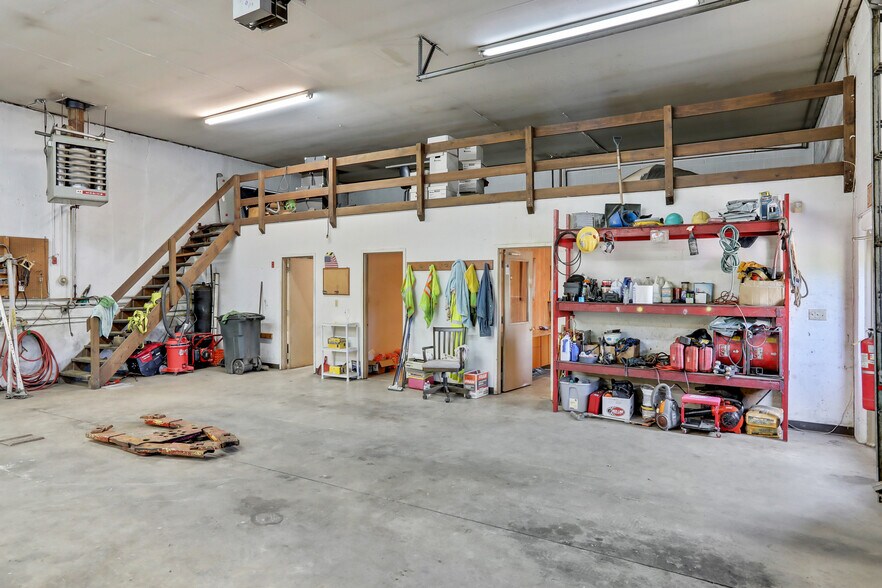 More Photos Of 16 Sloop Hill Rd, New Windsor Township Warehouse For Sale