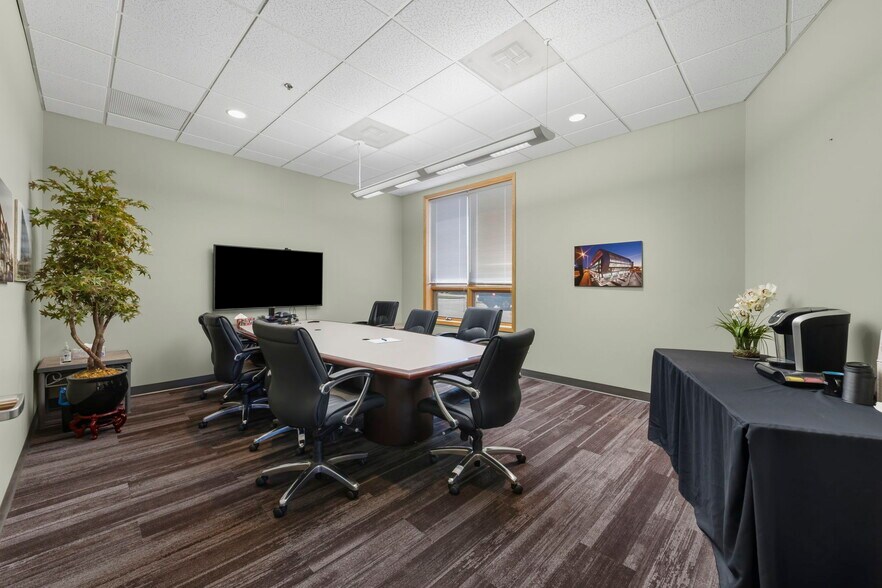 More Photos Of 1488 Bond St, Naperville Office For Sale