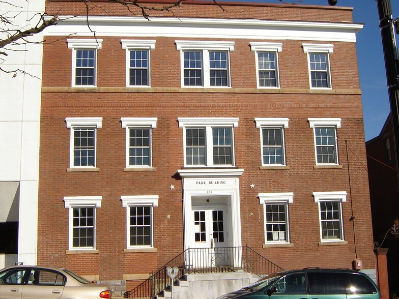 More Photos Of 121 N Main St, Greensburg Office For Lease