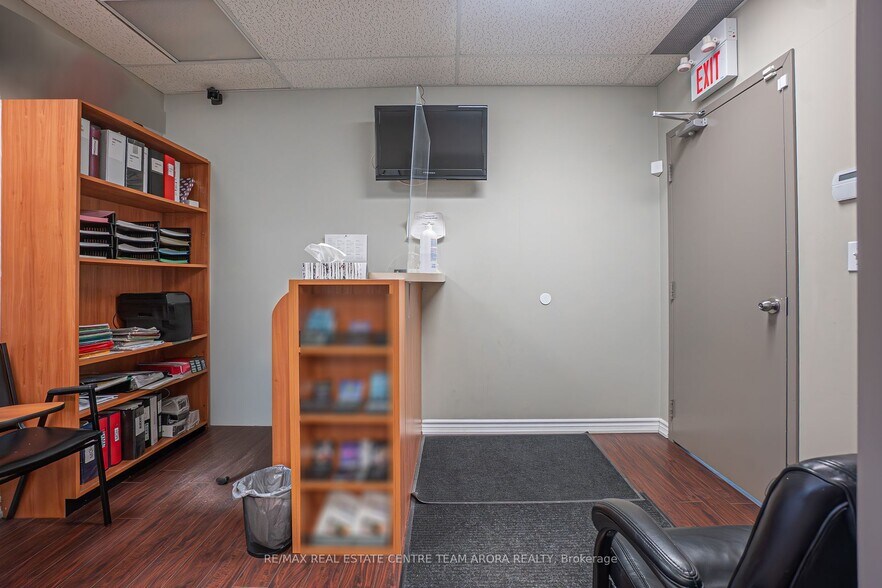More Photos Of 10095 Bramalea Rd, Brampton Storefront Retail Office For Sale