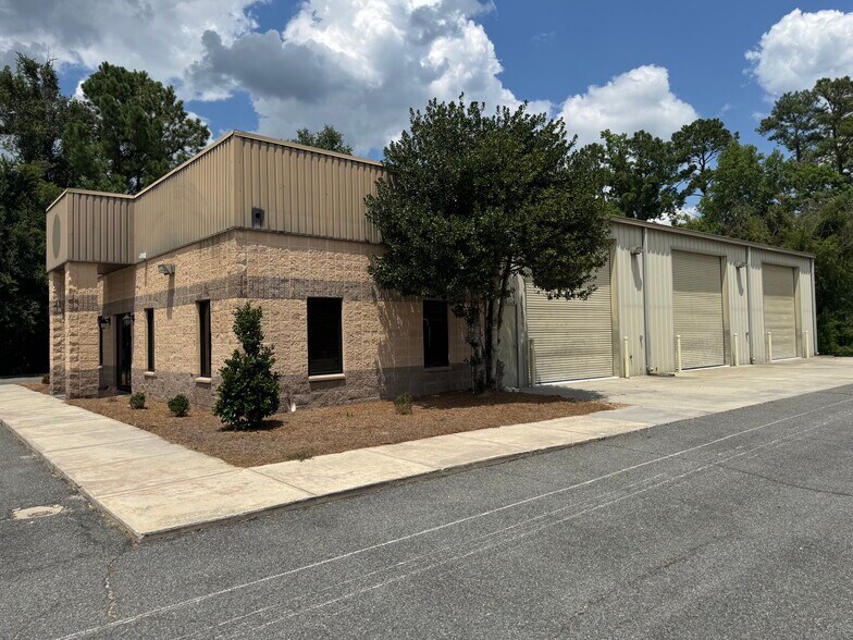 More Photos Of 4354 Valnorth Dr, Valdosta Warehouse For Lease