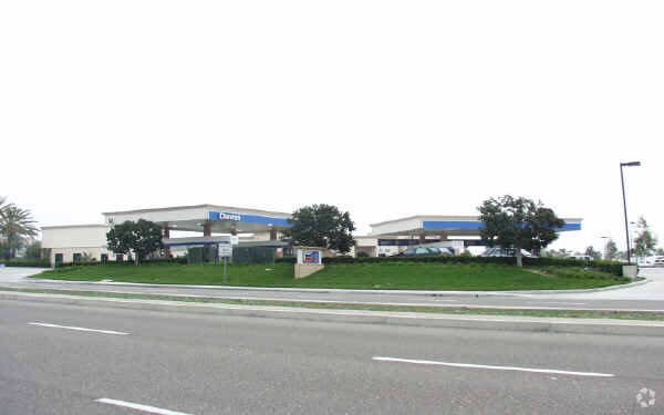 Primary Photo Of 19222-19232 Alton Pky, Foothill Ranch Auto Repair For Sale