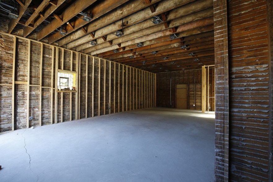 More Photos Of 5427 W 25th St, Cicero Contractor Storage Yard For Lease