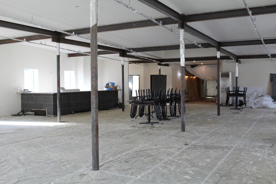 More Photos Of 231 E Main St, Trinidad Bar For Sale