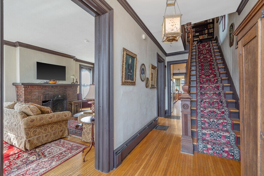 More Photos Of 1880 House Bed & Breakfast, Pulaski Hotel For Sale