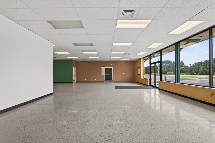 More Photos Of 15825 NW 7th Ave, Andover Convenience Store For Lease