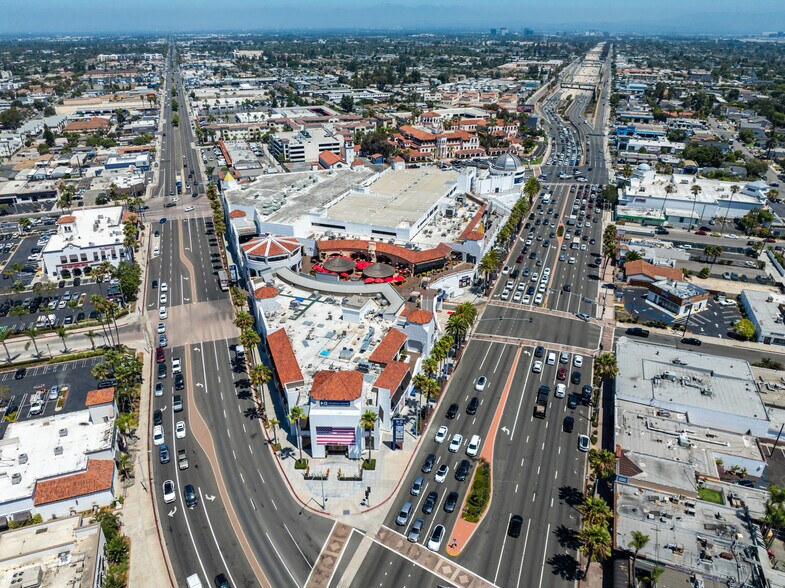 More Photos Of 1870 Harbor Blvd, Costa Mesa Storefront For Sale