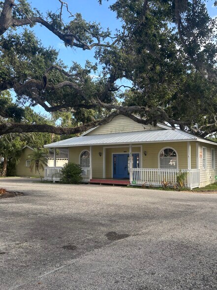 More Photos Of 3307 Manatee Ave, Bradenton Freestanding For Sale