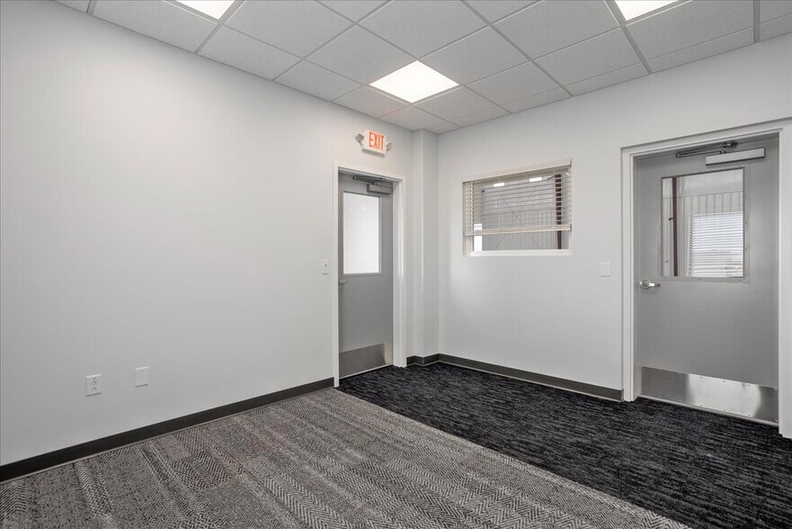 More Photos Of Mckinney Drive, Cheyenne Manufacturing For Lease