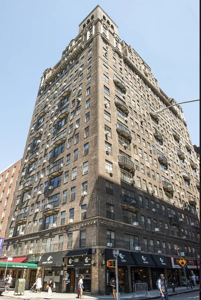 More Photos Of 1-3 University Pl, New York Apartments For Lease