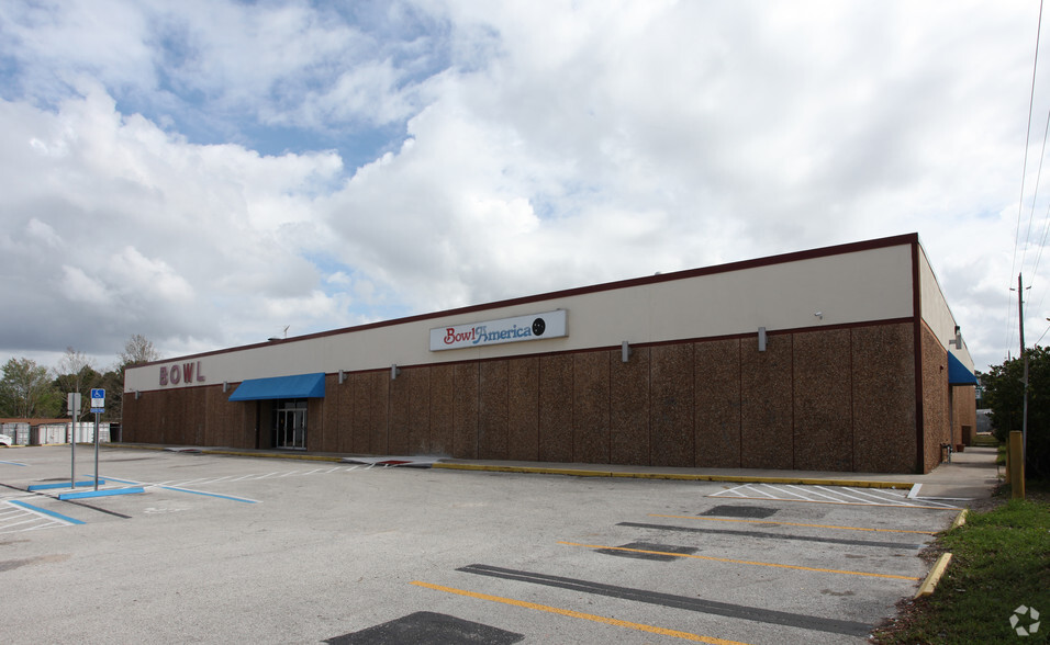 Primary Photo Of 361 Blanding Blvd, Orange Park Bowling Alley For Lease