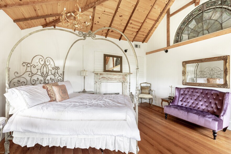 More Photos Of 2416 Lowesville Rd, Amherst Hospitality For Sale