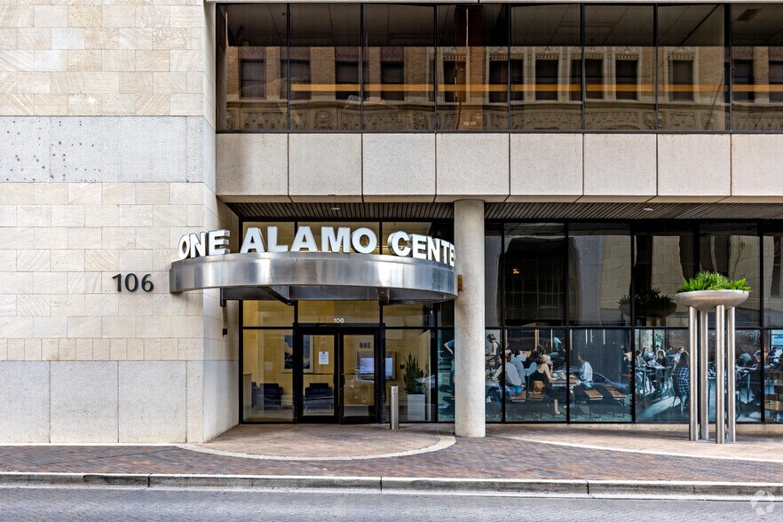 More Photos Of 106 S Saint Marys St, San Antonio Office For Lease