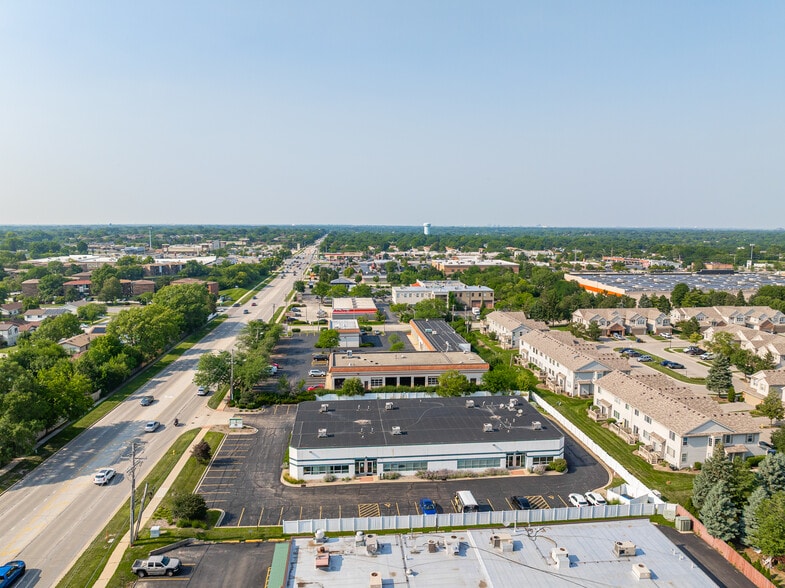 More Photos Of 2005 Bloomingdale Rd, Glendale Heights Office For Sale