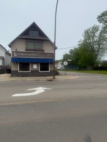 More Photos Of 3167 S Park Ave, Lackawanna Restaurant For Sale