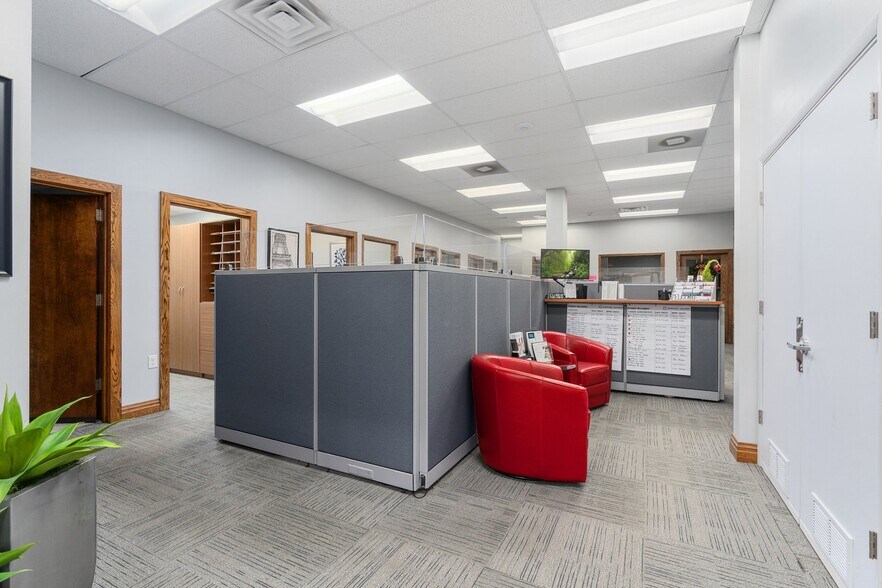 More Photos Of 1710 Union Blvd, Allentown Bank For Sale