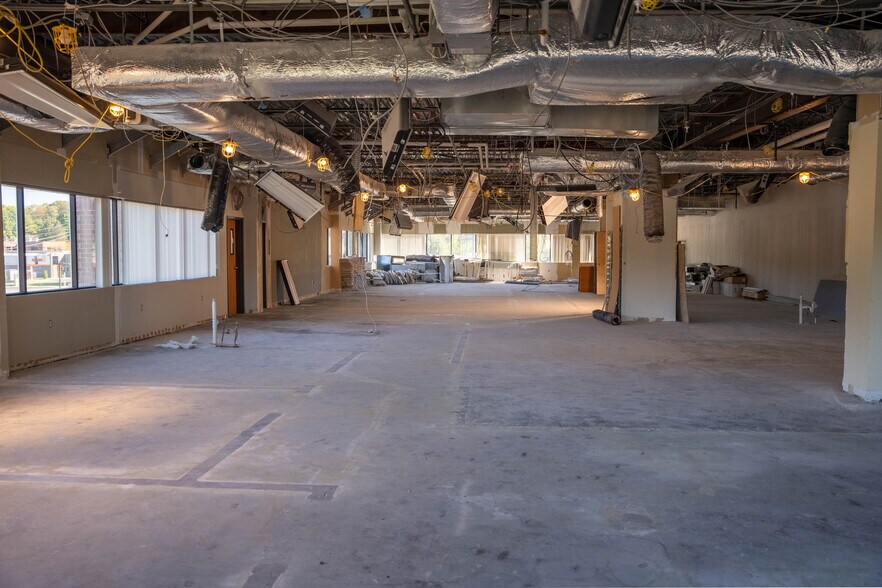 More Photos Of 500 New Karner Rd, Colonie Office For Lease