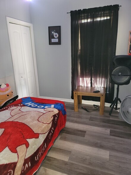 More Photos Of 409 Lake St, Maywood Freestanding For Sale