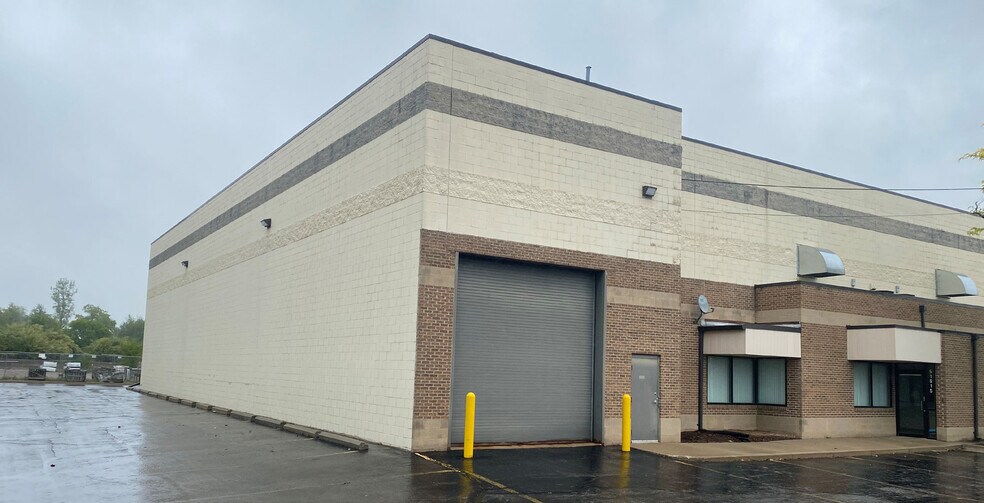 Primary Photo Of 51915-51945 Gratiot Ave, Chesterfield Manufacturing For Lease
