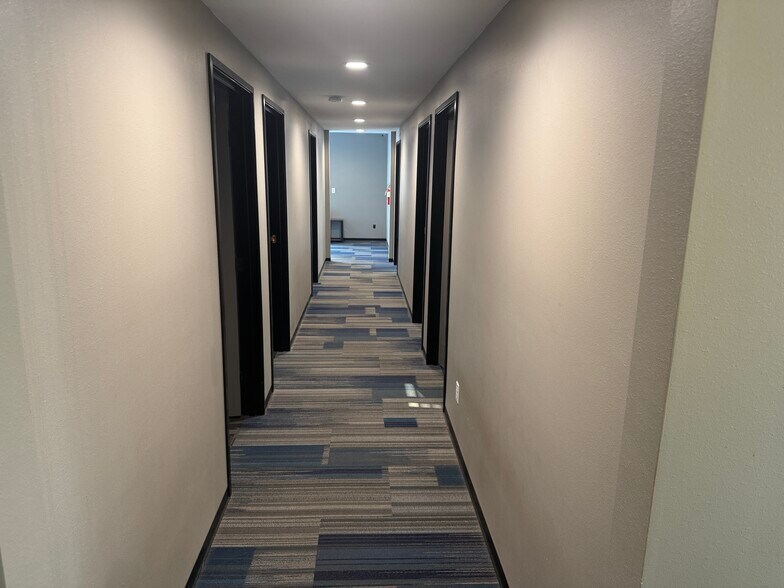 More Photos Of 25415 E Kildea Rd, Newman Lake Office For Lease