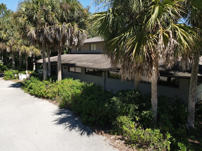 Primary Photo Of 10271 Deer Run Farms Rd, Fort Myers Office For Lease