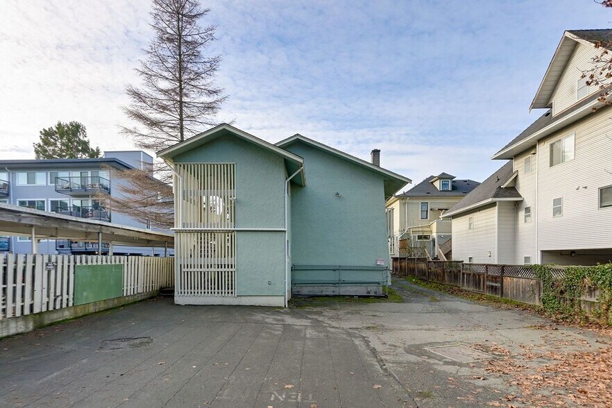 More Photos Of 1321 Fernwood Rd, Victoria Apartments For Sale
