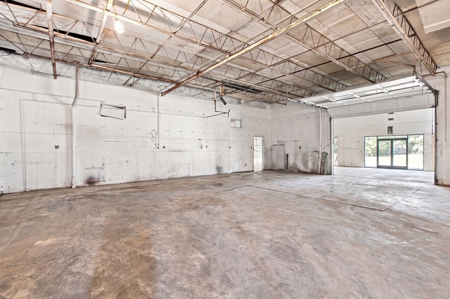 More Photos Of 5939 Harrison Ave, Cincinnati General Retail For Lease