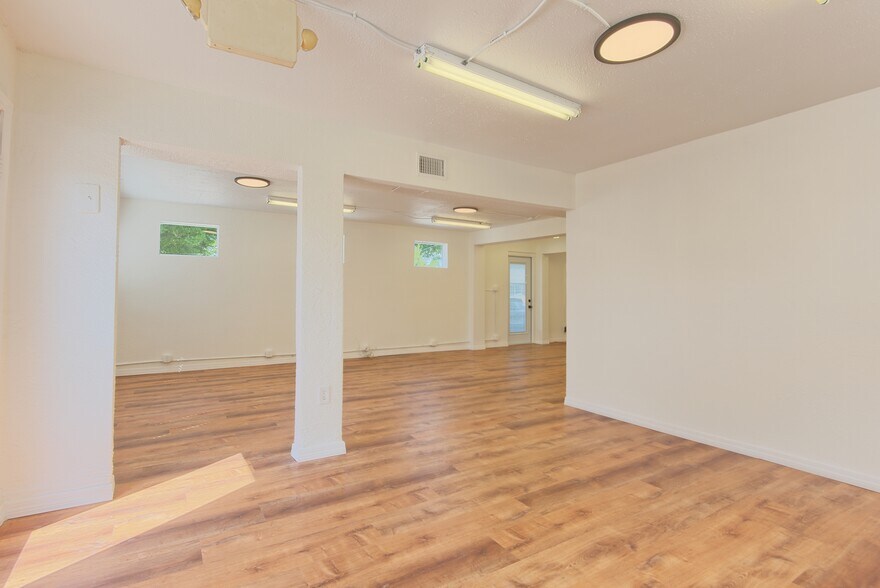 More Photos Of 1200 40th St S, Saint Petersburg Office For Lease