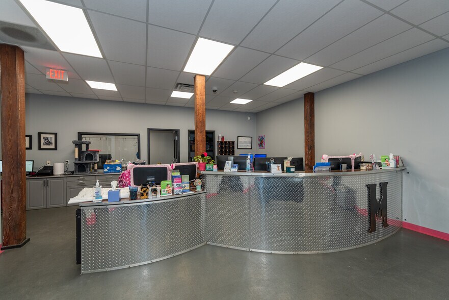 More Photos Of 1605 Rhoadmiller St, Richmond Office For Sale