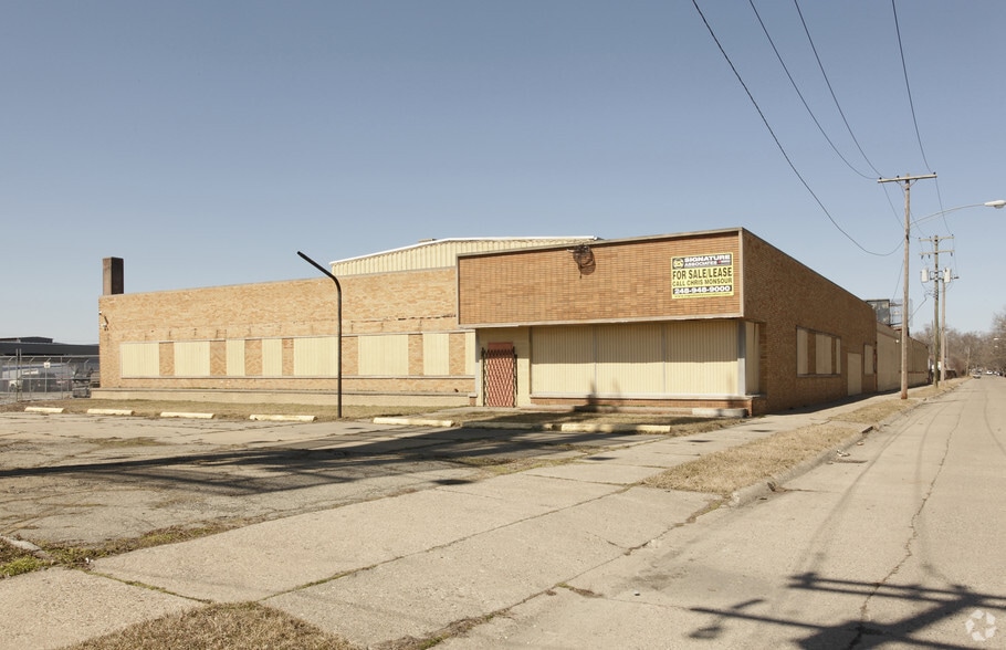 More Photos Of 15300 Fullerton St, Detroit Warehouse For Sale