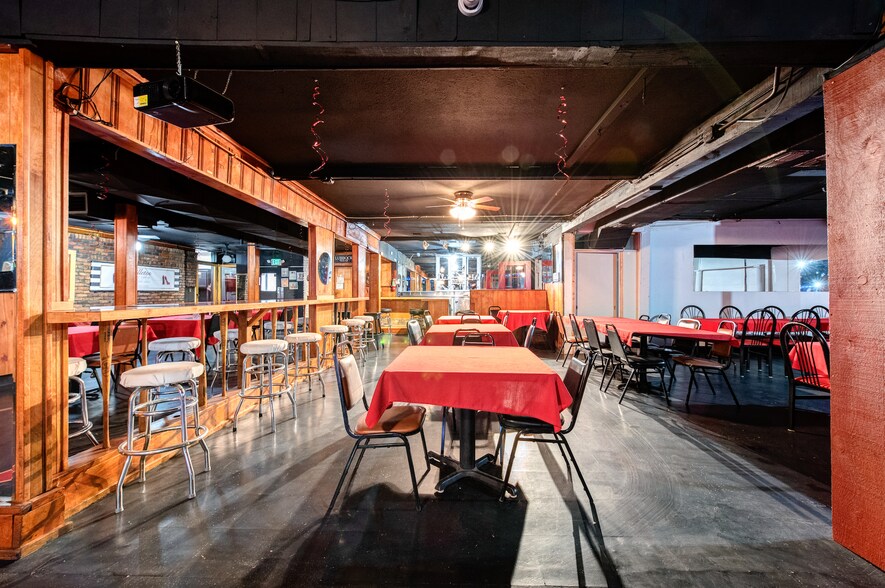 More Photos Of 1801 19th St, Lubbock General Retail For Sale