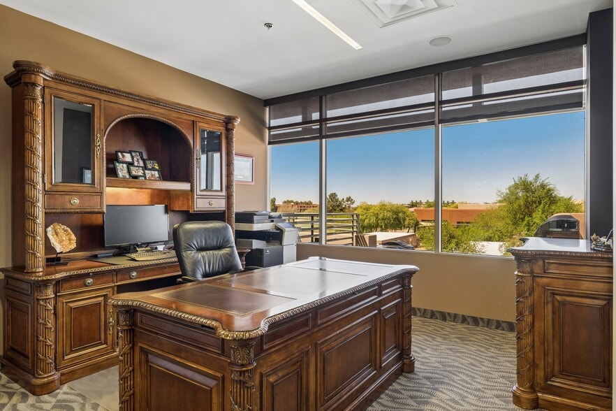 More Photos Of 8765 E Bell Rd, Scottsdale Loft Creative Space For Sale