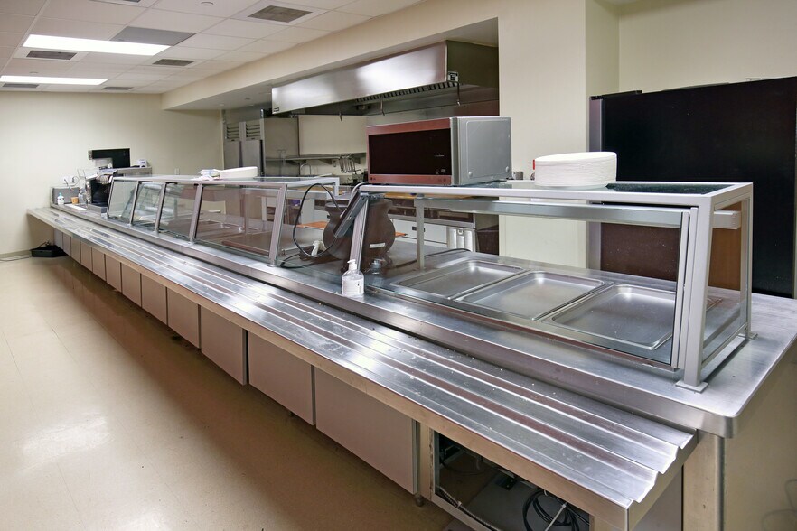 More Photos Of 1905 Doctors Hospital Dr, Bridgeport Healthcare For Sale