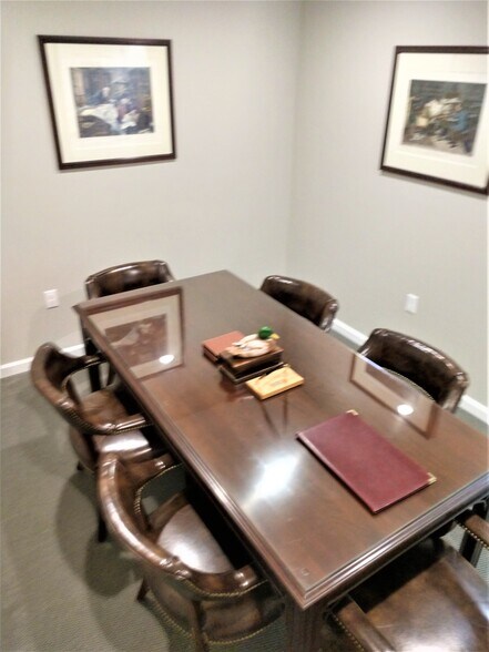 More Photos Of 100 Queen St, Southington Office For Lease