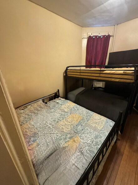 More Photos Of 902 West St, Union City Multifamily For Sale