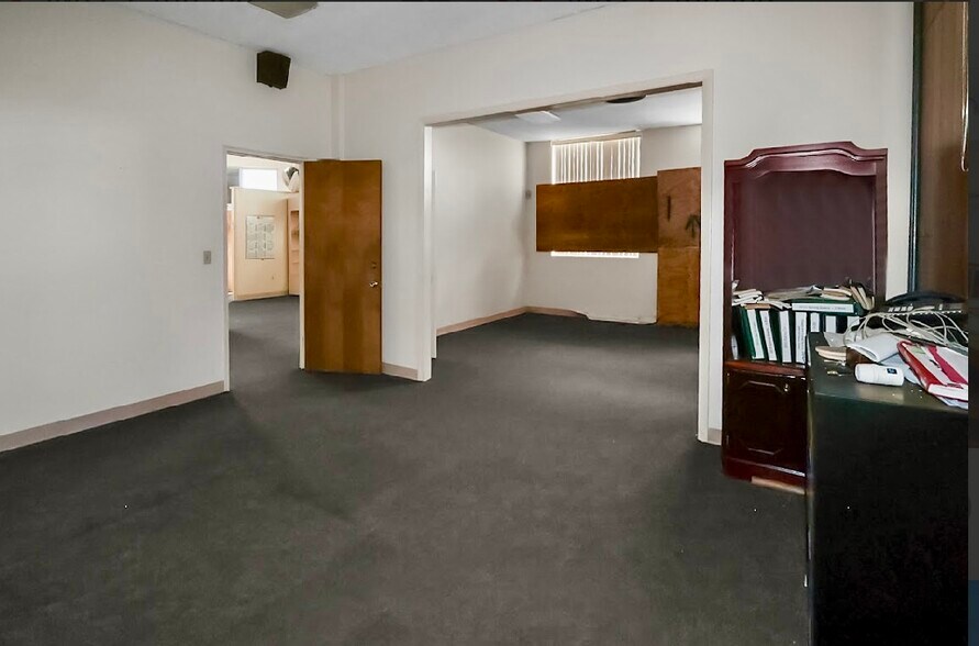 More Photos Of 40 Avenue B, Belle Glade Office For Sale