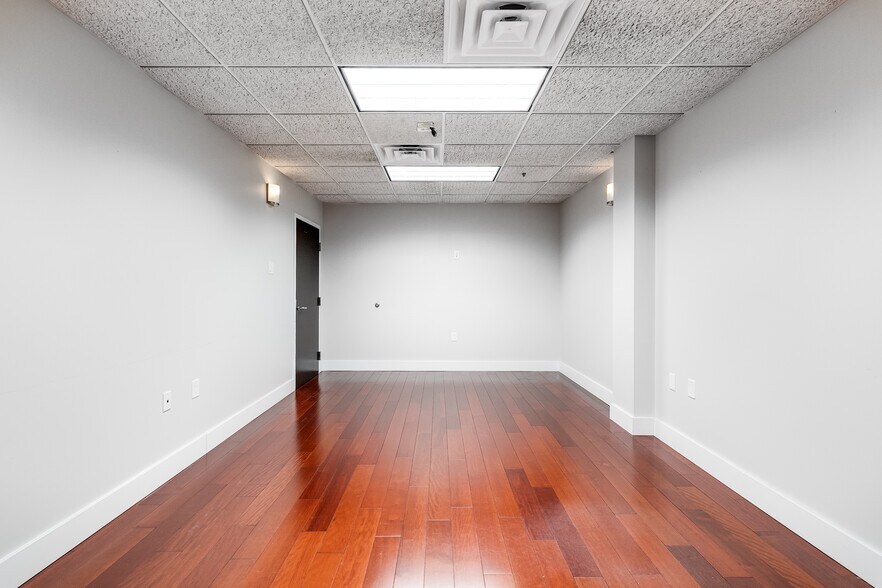 More Photos Of 7300 Hanover Green Dr, Mechanicsville Office For Lease