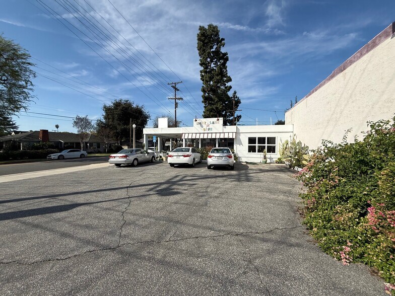 More Photos Of 301 N San Marino Ave, San Gabriel Freestanding For Lease